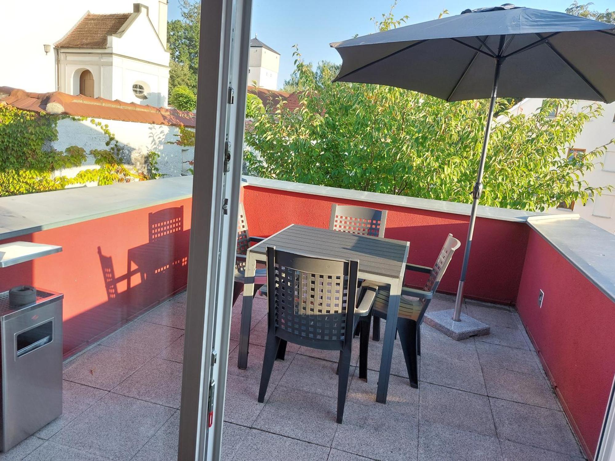 Pension Am Kirchberg Wehringen Екстер'єр фото