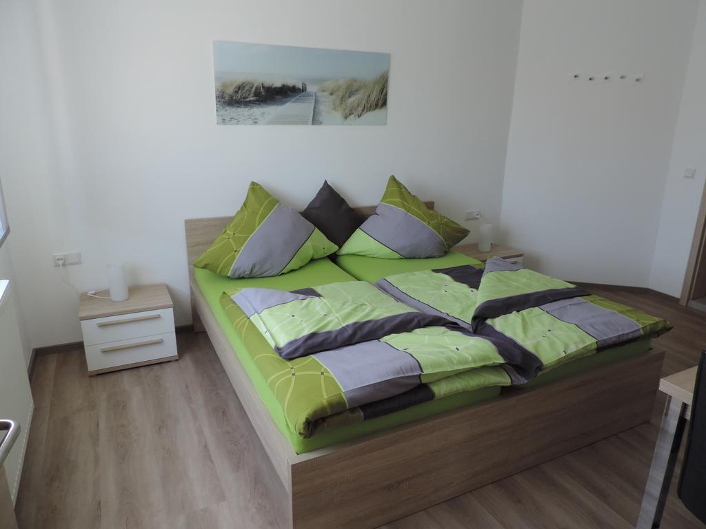 Pension Am Kirchberg Wehringen Номер фото