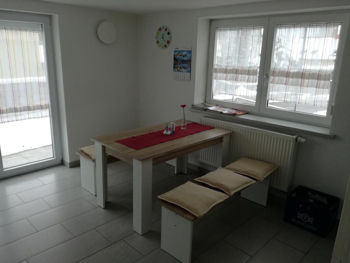 Pension Am Kirchberg Wehringen Екстер'єр фото