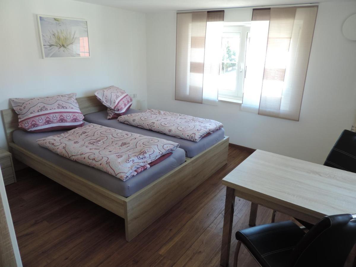 Pension Am Kirchberg Wehringen Екстер'єр фото