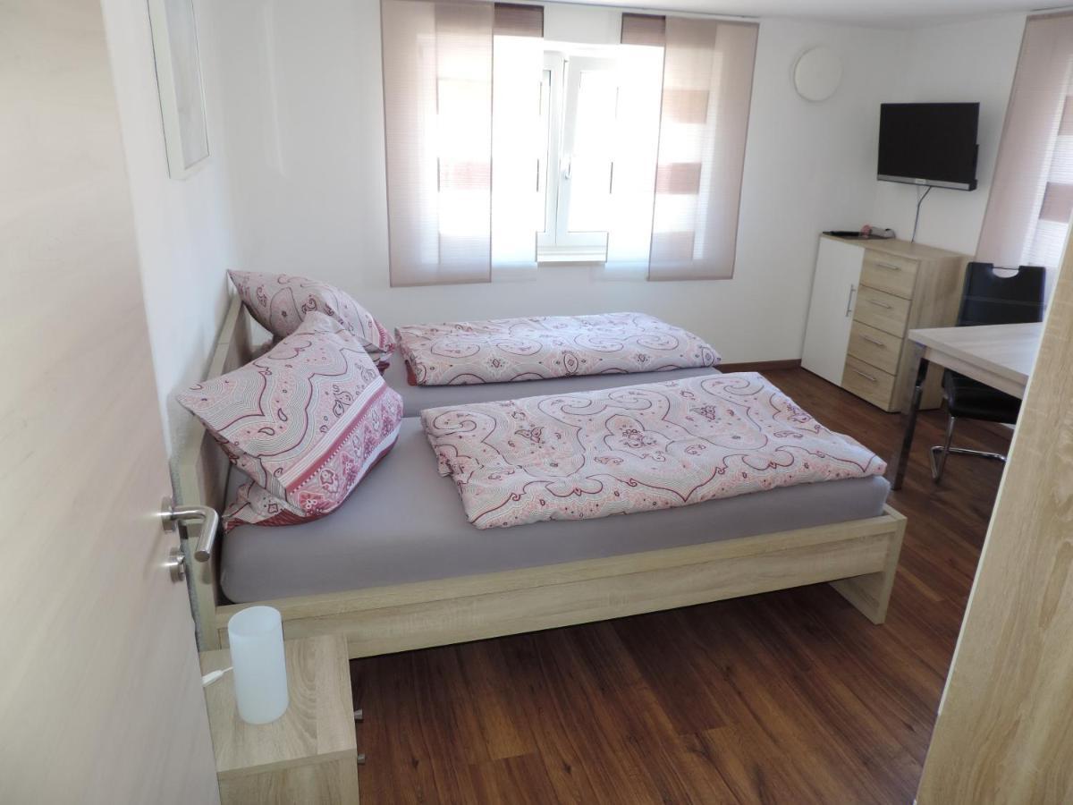 Pension Am Kirchberg Wehringen Екстер'єр фото