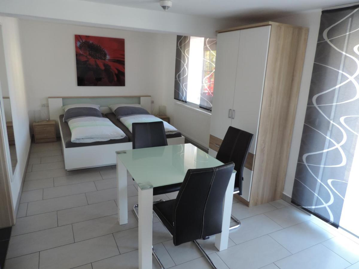 Pension Am Kirchberg Wehringen Екстер'єр фото