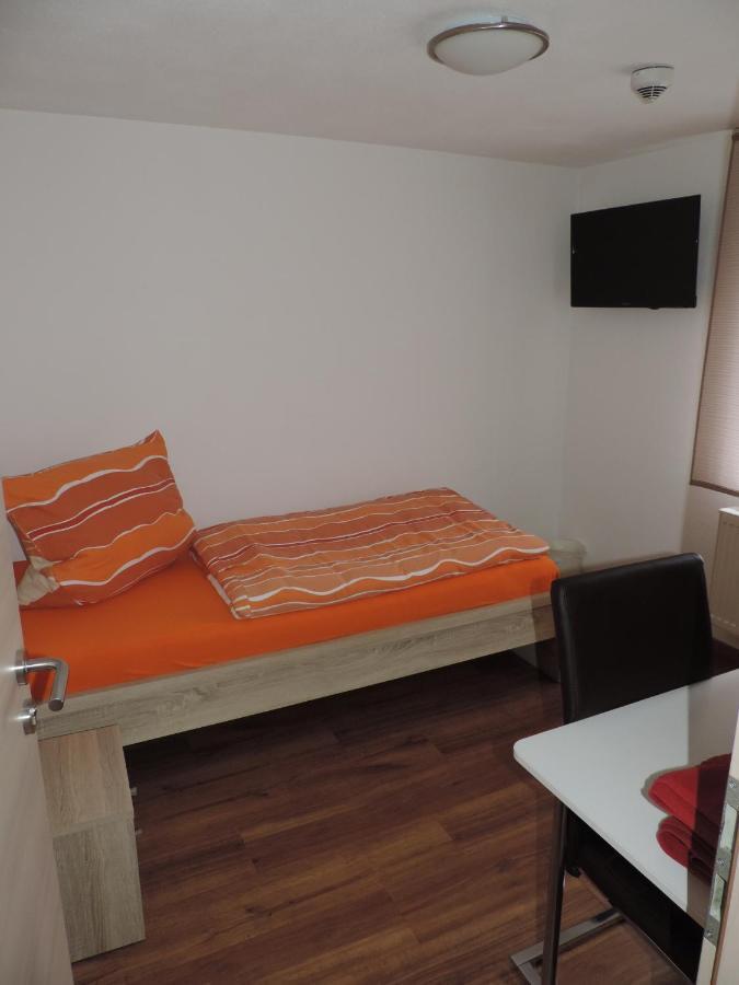 Pension Am Kirchberg Wehringen Екстер'єр фото