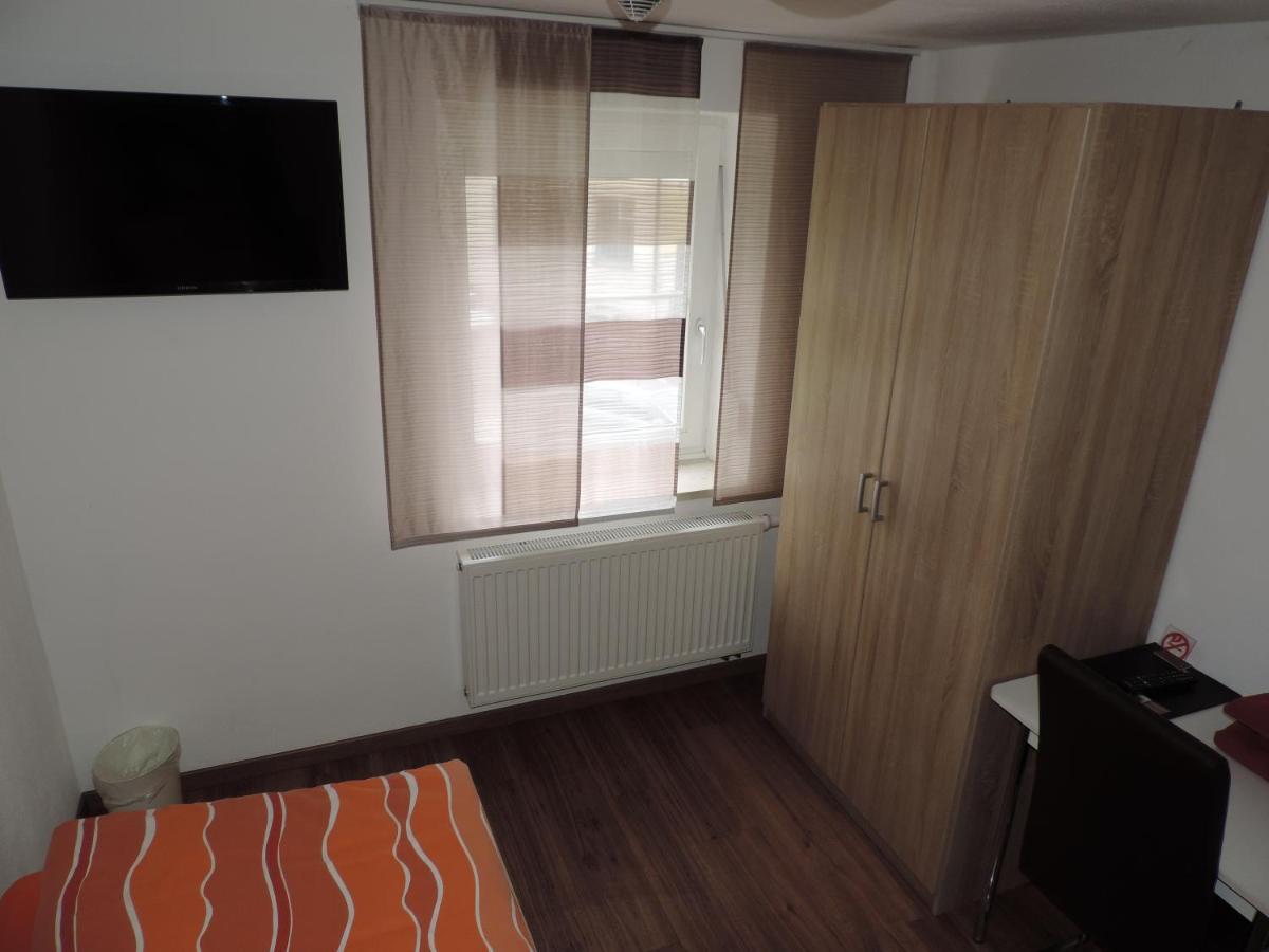 Pension Am Kirchberg Wehringen Екстер'єр фото