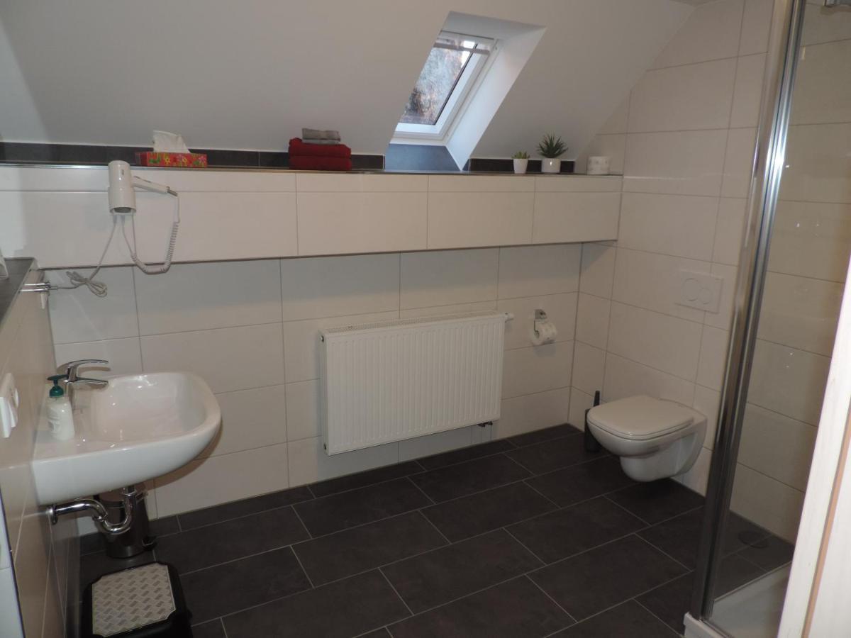 Pension Am Kirchberg Wehringen Екстер'єр фото